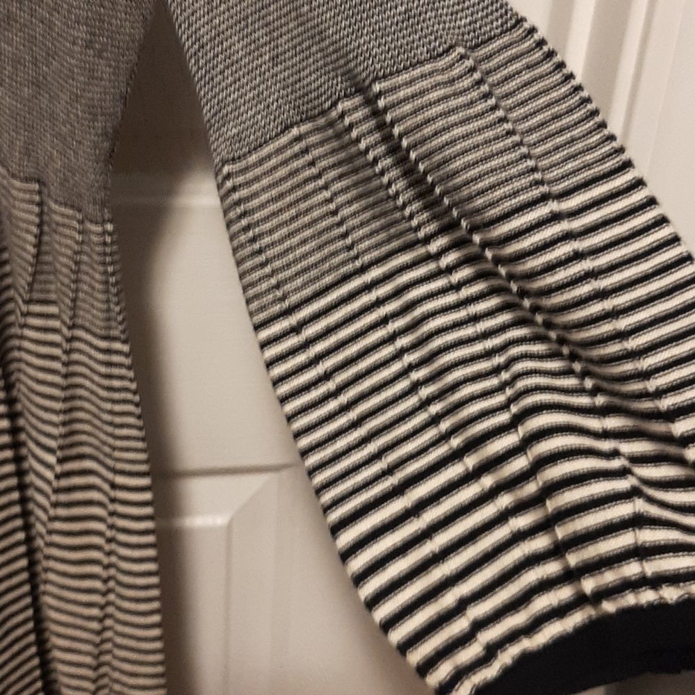 CATO DRESS - Picture 4 of 7